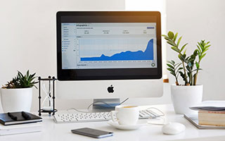 爱游戏导航中心-句号杨戬一技能回头被追击集火，狼队一波团战一换三